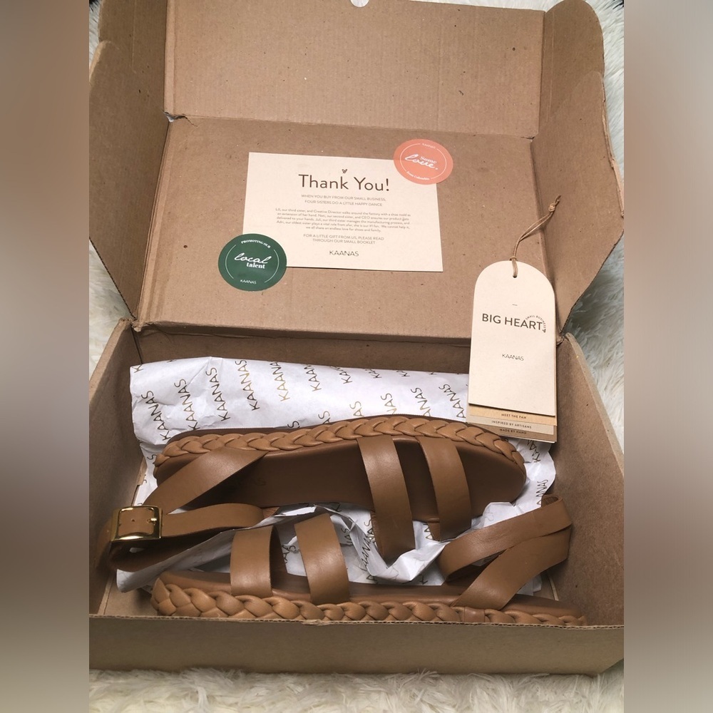 Kaanas Women Sandals Caramel NWT NWB SIZE 7 - Picture 4 of 16